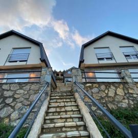 Villat Twin’s, Hotel in Peja