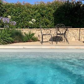 Le Cabanon de Livia avec piscine privée, ξενοδοχείο σε Cucuron
