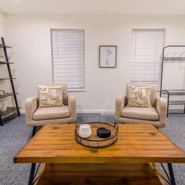 Saratoga Serenity: Charming Rental Nearby Downtown