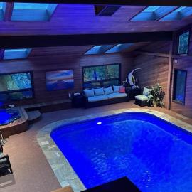 Indoor pool, hot tub, sauna!