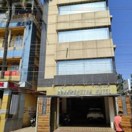 Dhuburi에 위치한 호텔 The Brahmaputra Hotel