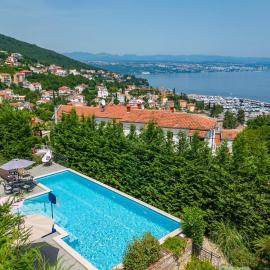 Rustic Villa Okra With Pool