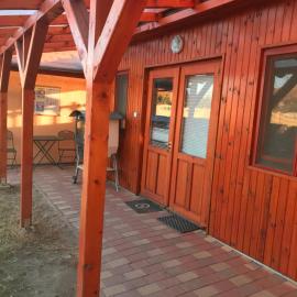 Cuki lak, hotel in Kiszombor