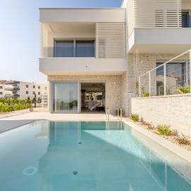 Luxury semidetached villa Smokva 1 - near the center and sea - by TRAVELER tourist agency Krk