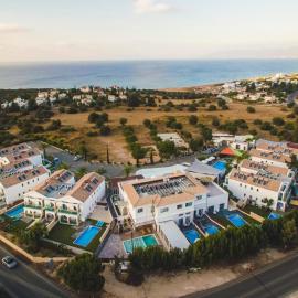 Latchi Escape Hotel and Suites, hotell i Neo Chorio