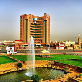 Ramada Hotel & Suites by Wyndham Al Qassim, хотел в Ал Букария