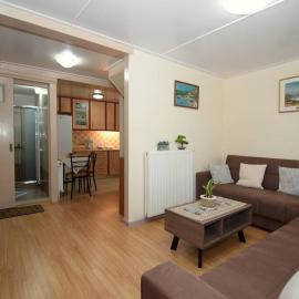 Plataneli House, hotelli kohteessa Plomarion