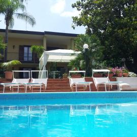 Villa Carmen on Etna, hotel v destinácii Trecastagni