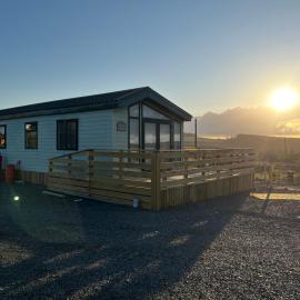 Maneight Luxury Lodge with hot tub, hotel a New Cumnock