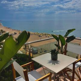 SeaHomes Vacations - MARINA BOUTIQUE design, hotel in Santa Susanna