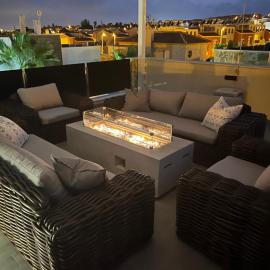 Luxury Villa with Heated Pool, Jacuzzi & Rooftop Lounge PMT22, hotel di Torrevieja