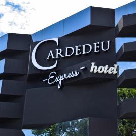 Cardedeu Express Hotel, hotel en San Salvador