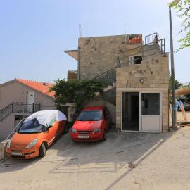 Apartments with parking space Brela, Makarska - 789