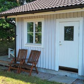 Saxemara med minikök och badrum, hotelli kohteessa Ronneby