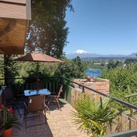 Cabañas Vistas al Río Villarrica, hotel a Villarrica
