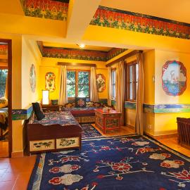 Chonor House