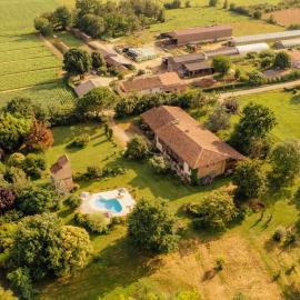 Le domaine de la Rivalière, מלון בAlbias