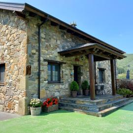 Apartamentos Rurales Posada de las Hoces, Hotel in Bustiello de Paredes