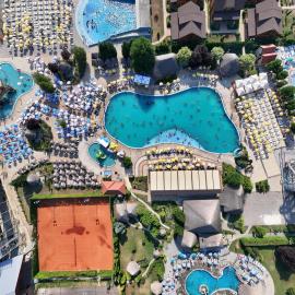 S Club Resort Hotel FREE USE OF AQUA PARK AND SPA, hotel in Belgrade