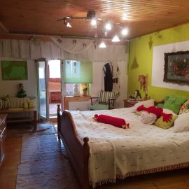 Littel green old Home