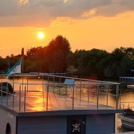 Hausboot La Mare Sonja, hotel a Weyhe