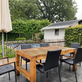 8P 4B Beautiful Villa with pool in Zonhoven, hotell i Genk