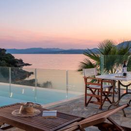 Arte Pefki Beachfront Suites