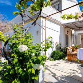 Apartment Grgurić Nada, khách sạn ở Palit