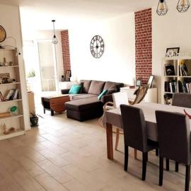 Maison familiale - ménage, serviettes, draps inclus, hotel in Gaillac