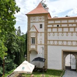 Zámek Castle Račice - Předzámčí Forecastle, Hotel in Račice