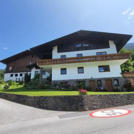 Bergbauernhof-Grinzens: Grinzens şehrinde bir otel