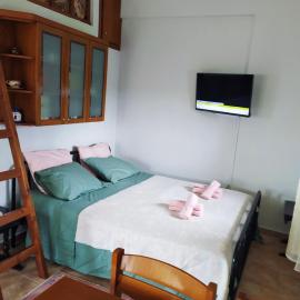 Chris & Mary Comfort Rooms (country house)