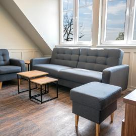 VIP ApB 63qm 3 Zi Dachgeschoss Klimaanlage große Wohnküche großes Bad 2 WCs 3 Betten 1 Schlafsofa, hotel a Schwedt