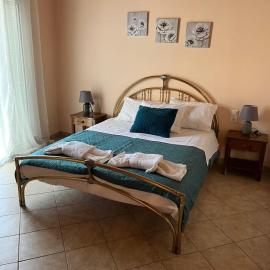Christinas Apartment, hotel a Ágios Pétros