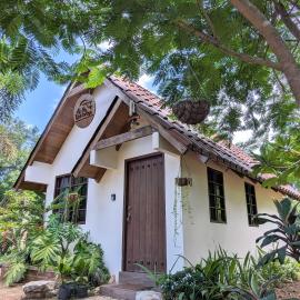 Didi Lodge - Cabaña cálida y acogedora!، فندق في Cañas