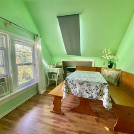 Cozy 1-bedroom loft with falls view 4mins to falls, Hotel in Niagara Falls
