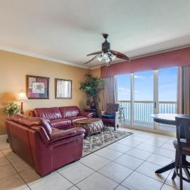 Calypso Resort - Direct gulf front Condo with king master, and Free Wi-Fi, hotel in Panama City Beach