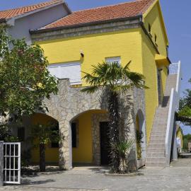Apartments Pavlović, hotel in Linardići