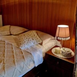 Mala oaza mira, Hotel in Povlja