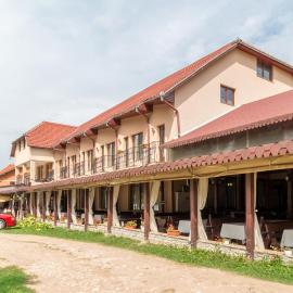 Pensiunea Popasul Ursilor Medve Barlang Peștera Urșilor, hotel v destinácii Chişcău