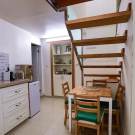 Tony Guesthouse, hotel em Acre