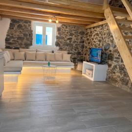 Gala Loft Traditional Stone House, hotel a Galanádhon