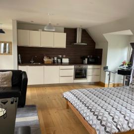 Self Contained Studio Rumbling Bridge, hotel sa Kinross