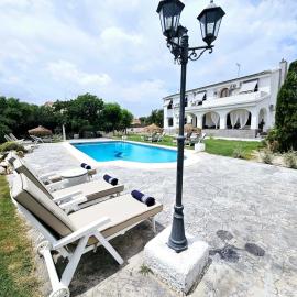 White Paradise Villa - Sol y Luz - by SunCastle apartamentos