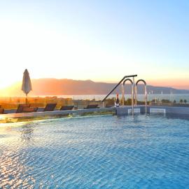 Naval villa-Panoramic villa with heated pool on the roof