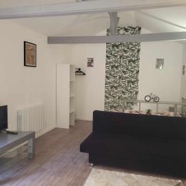 Petite maison Juvisy, Orly 7 min, Paris 15min, hotel i Juvisy-sur-Orge