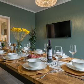 Premium Designer 4 Bedroom Home in Clifton - 3 Bathrooms & Cinema Room, hotel in Bristol