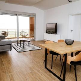 Penthouse Tivat Heights Pool & Sea View-B4, hotel in Kavač