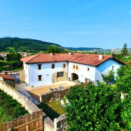 Casona Molinos del Agua – hotel w mieście Arnuero