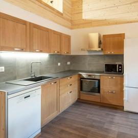 Chalet in Les Menuires by Ski Piste, hotel Les Menuires-ben